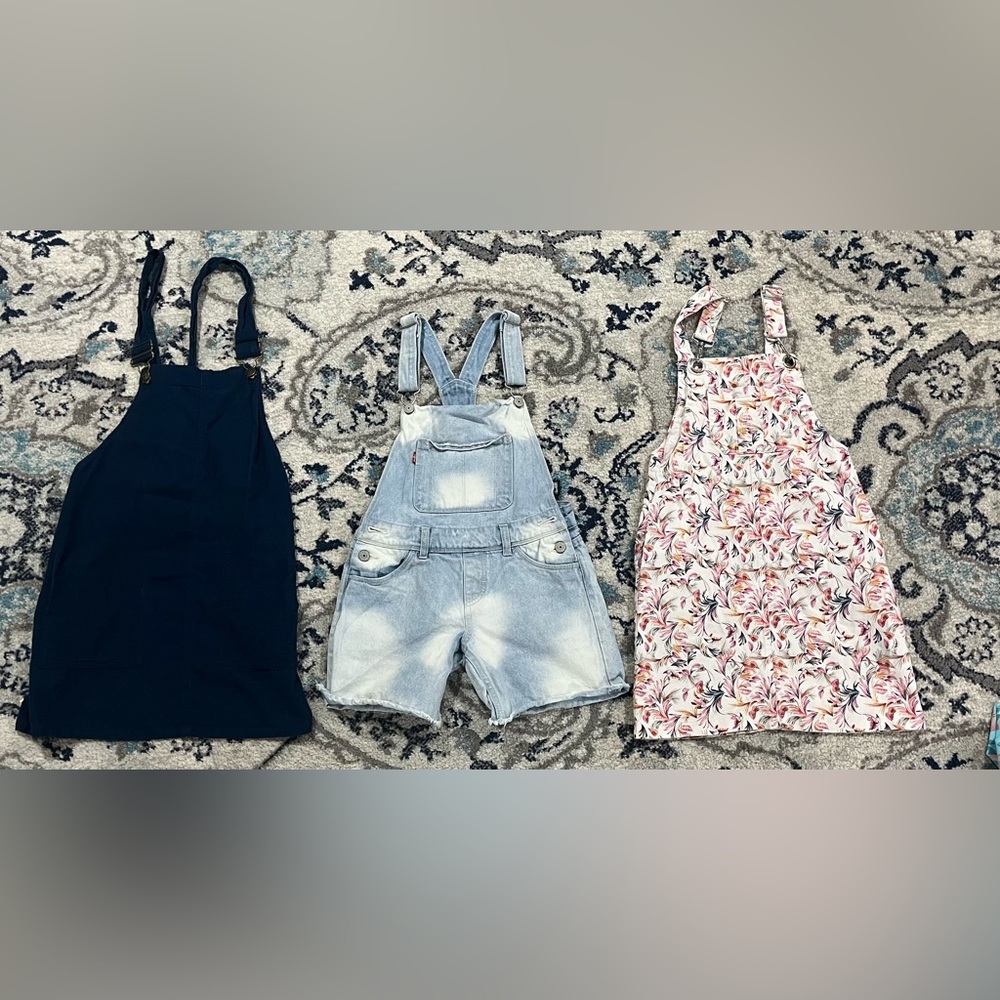 Girls Levi’s short overalls and overall dress lot size 10- 10/12 in euc